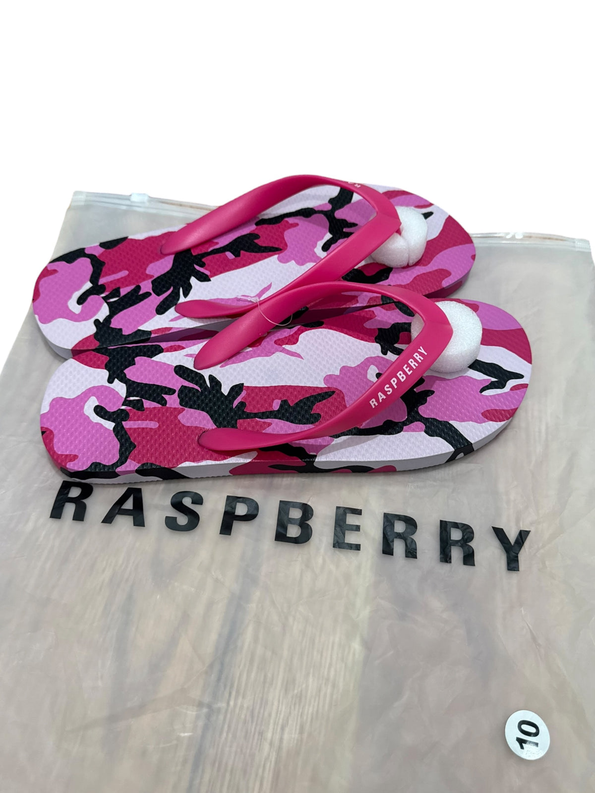 GV Gallery Raspberry Flip Flops Pink Camo